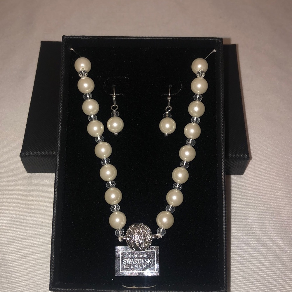NIB Swarovski Necklace & Earrings